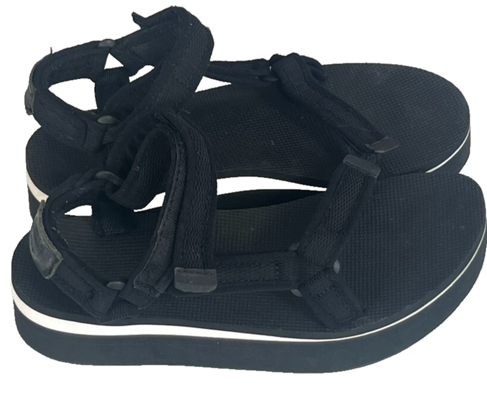 Teva Sandals Womens 10 Flatform Universal Black Strappy Hiking Outdoor Water H&L